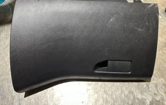 Peugeot 308 Glove box