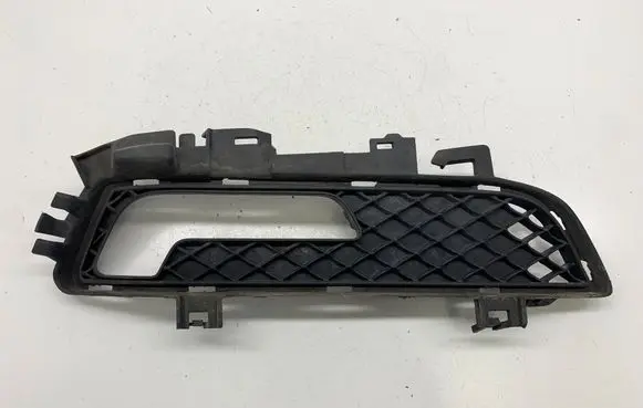 Mercedes-Benz E A207 Front fog light trim/grill A2078871325