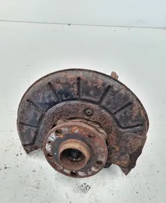 Volkswagen Golf Plus Front wheel hub