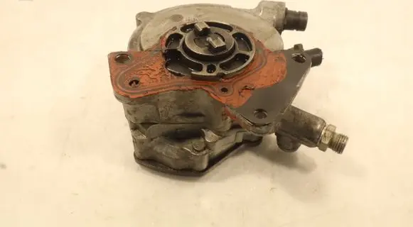 Volkswagen Touareg I Vacuum pump 070145209J