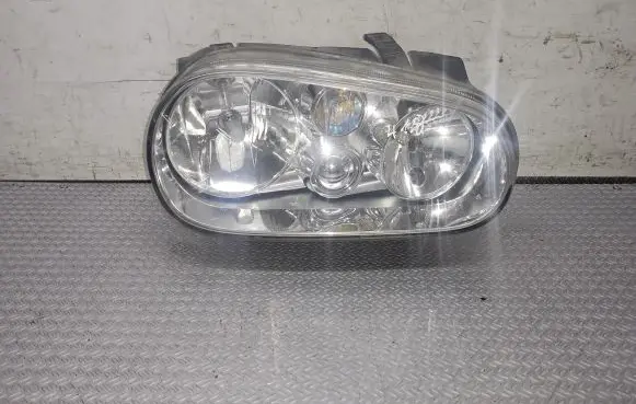 Volkswagen Golf IV Headlight/headlamp 67742020