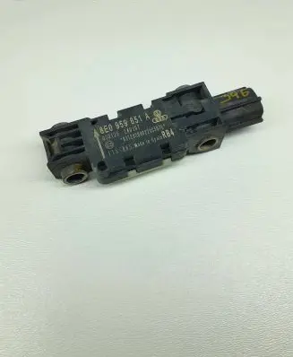 Audi A3 S3 8P Airbag deployment crash/impact sensor 8E0959651A 020123 240107