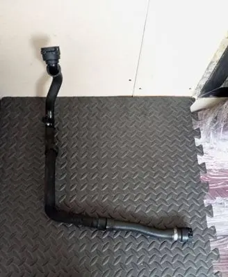 BMW X5M E70 Engine coolant pipe/hose 7589734