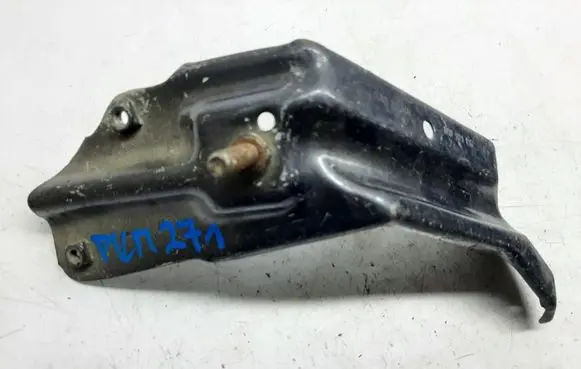 Seat Leon (1P) Fender mounting bracket 1P0821135