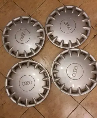 Audi A4 S4 B5 8D R15 wheel hub/cap/trim 8D0601147B