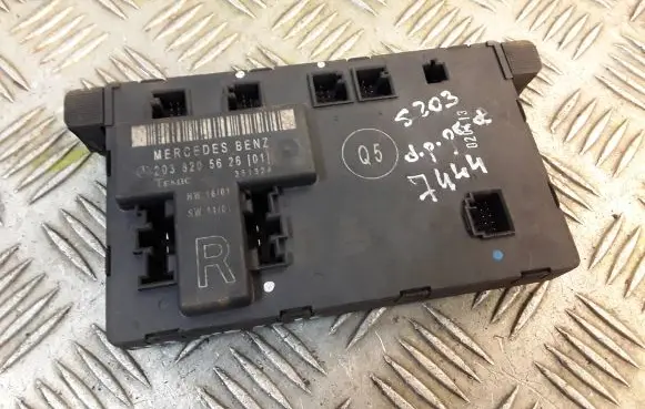 Mercedes-Benz C W203 Door control unit/module 2038205626 A2038205626