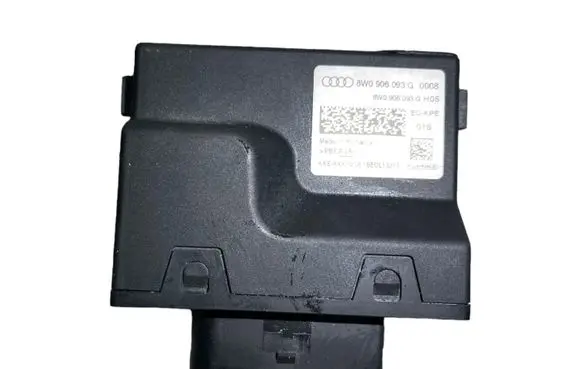 Audi A4 S4 B9 Fuel injection pump control unit/module 8W0906093G