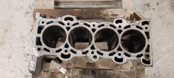 Ford Maverick Engine block 7KA74186GZ