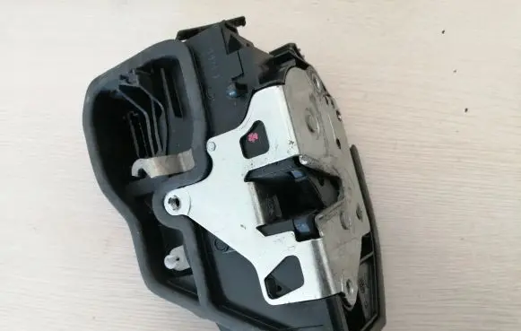 BMW 4 F36 Gran coupe Rear door lock 7229459