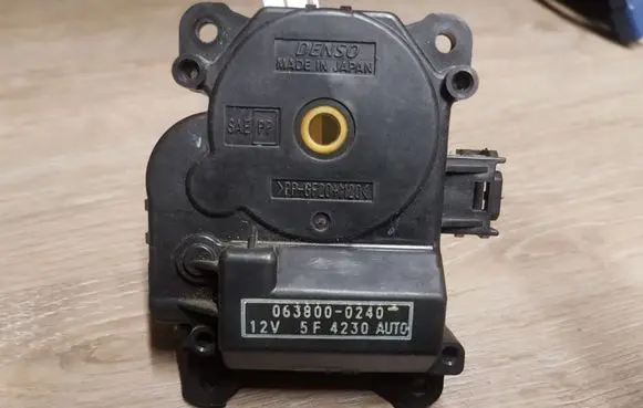 Toyota Prius (XW20) Air flap motor/actuator 0638000240