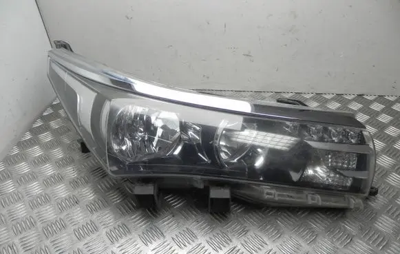 Toyota Corolla E160 E170 Headlight/headlamp 8111002E70