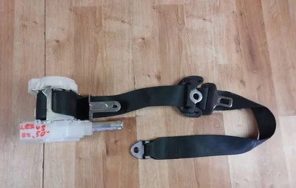 Lexus IS III XE30 Front seatbelt 7T8910P 7324053040C0 7324053040