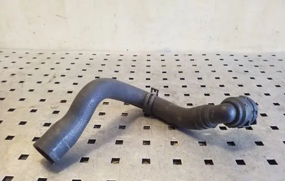 Volkswagen PASSAT B7 Engine coolant pipe/hose 3AA122073A