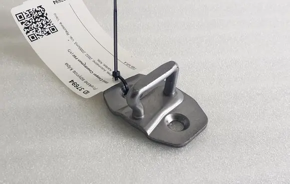 Mini Cooper Countryman F60 Front door lock loop/hook striker 7394435