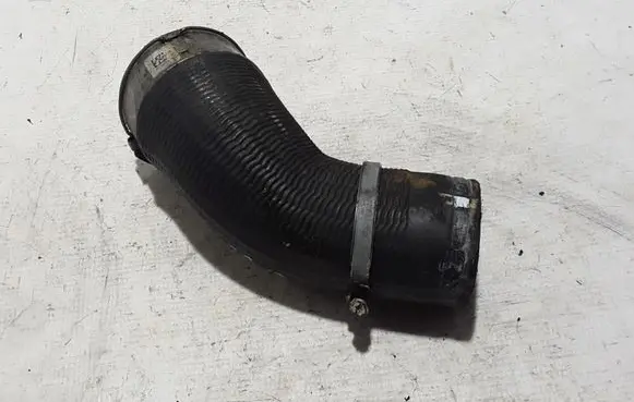 Volvo XC90 Intercooler hose/pipe 31338752