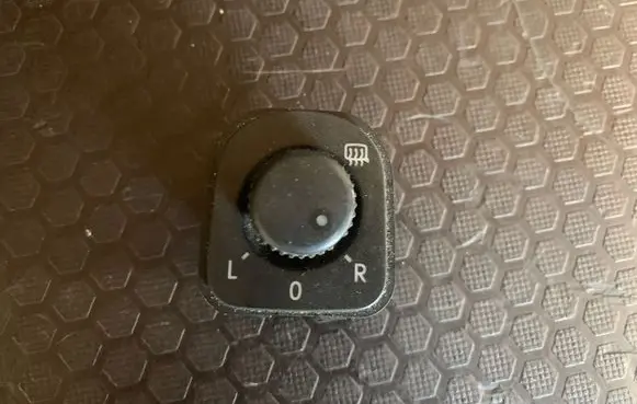Volkswagen PASSAT B6 Wing mirror switch 1K0959565K