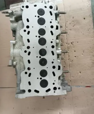 Toyota Yaris Engine head 0000
