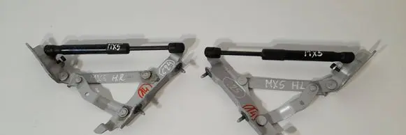 Mazda MX-5 ND Tailgate hinge 000055