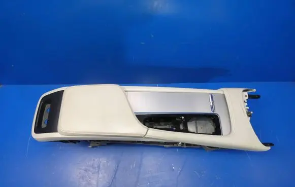 Volvo XC90 Center console 
