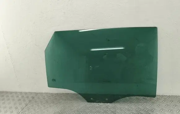 Seat Leon (5F) Rear door window glass