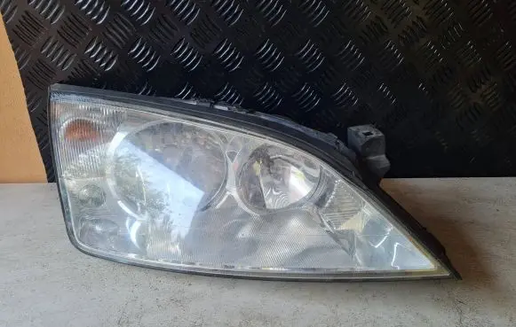 Ford Mondeo Mk III Headlight/headlamp 1S7113005AM 0301174202