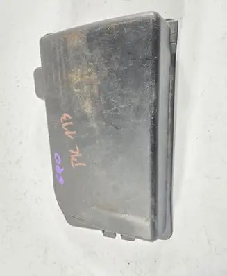 Volkswagen Polo IV 9N3 Battery box tray cover/lid 6Q0915429B