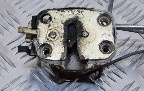 KIA Sportage Front door lock