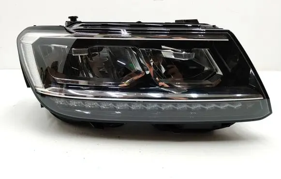 Volkswagen Tiguan Headlight/headlamp 5NB941036D