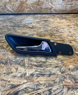 Rear door interior handle