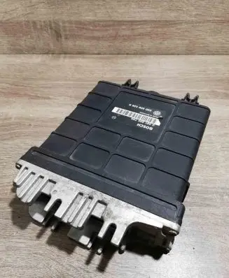 Volkswagen Golf III Engine control unit/module ECU 0261200750 030906026K