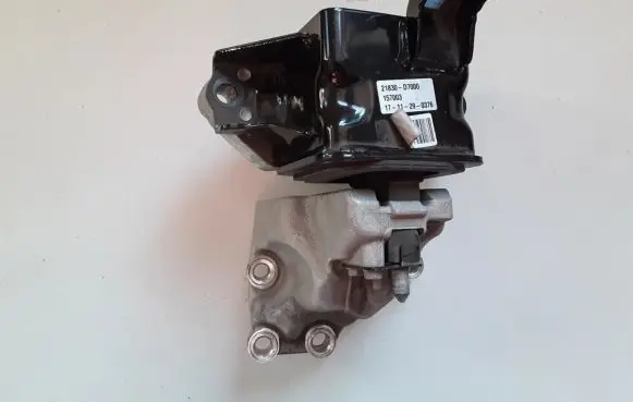 Hyundai Tucson TL Engine mount bracket 21830D7000