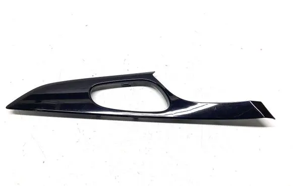 Nissan Qashqai Front door trim bar 806824EA1AX