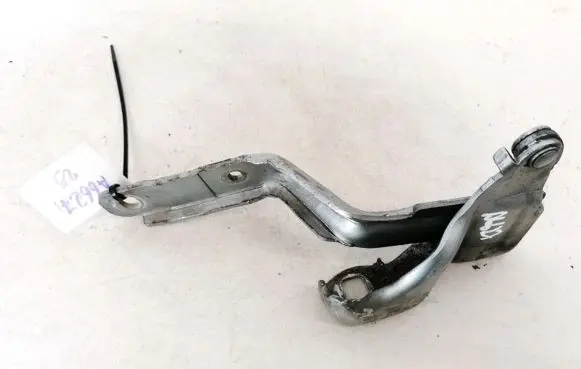 Engine bonnet/hood hinges