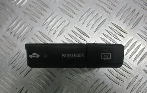Toyota Avensis T250 Windscreen/window heater switch