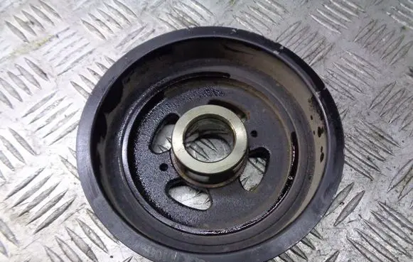 Nissan Primera Alternator pulley 
