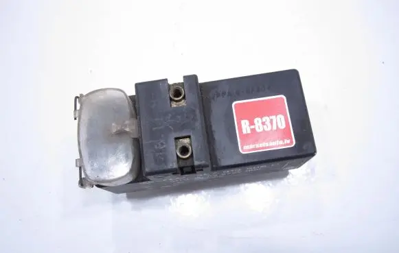 Volkswagen Golf IV Coolant fan relay 357919506D 898722000