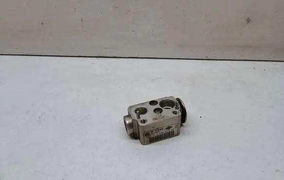 BMW 3 E90 E91 Air conditioning (A/C) expansion valve 9182512 64119182512