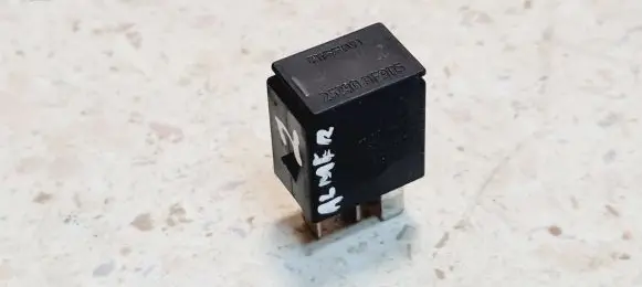 Nissan Almera N16 Other relay 4RD00781404 252309F905