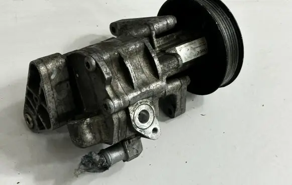 BMW X5 E70 Power steering pump 5002445 6796462