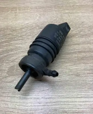 Volkswagen PASSAT B5.5 Headlight washer pump 1T0955651