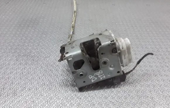 Audi A8 S8 D2 4D Front door lock 4D1837016D