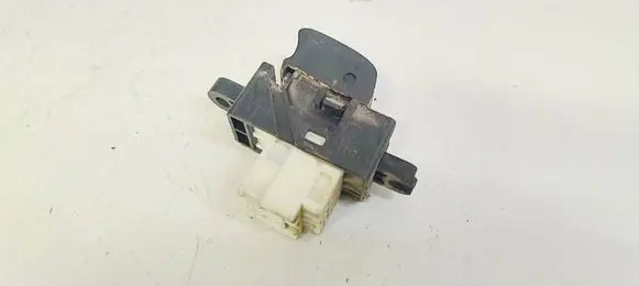 Nissan Almera N16 Electric window control switch