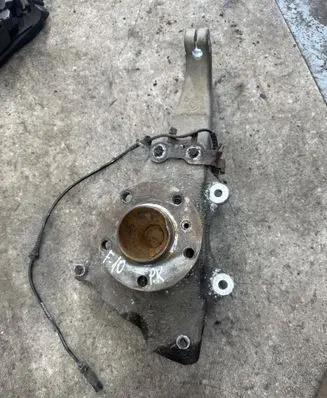 BMW 5 F10 F11 Front wheel hub 6775769