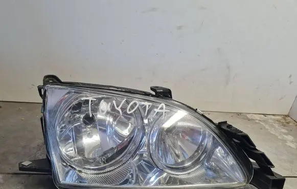 Toyota Avensis T220 Headlight/headlamp E13200059