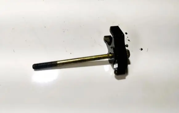 Toyota Avensis Verso Fuel Injector clamp holder