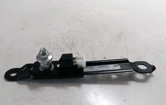 Toyota Land Cruiser (J150) Seat belt height adjuster 