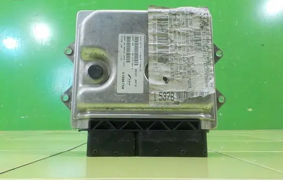 Alfa Romeo Giulietta Engine control unit/module 51896758