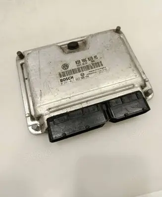 Skoda Fabia Mk2 (5J) Engine control unit/module 038906019NS 1039S20430 0281013082