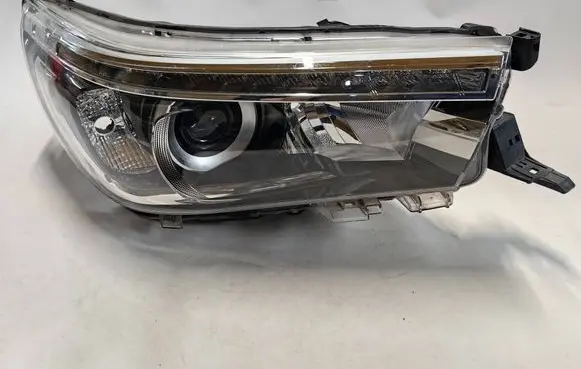 Toyota Hilux (AN120, AN130) Headlight/headlamp
