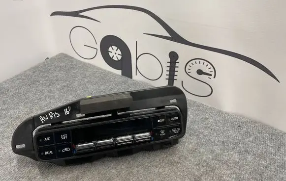 Toyota Auris E180 Climate control unit 5546802040